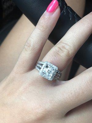 Got proposed to on AUG 14th... woke up to diamond missing.