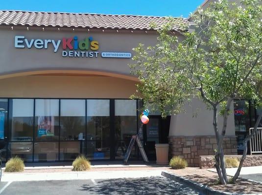 Looking for a family dentist in Tucson, AZ? You have come to the right spot!