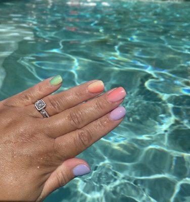 Vertical Ombré Powder Dip manicure for the summer! Thanks Van, beautiful as always!!