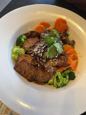 Sweet Soy with beef. Has broccoli, cauliflower and carrots.