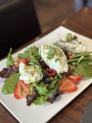 Berry and burrata salad. Photo by @martiwantsmore