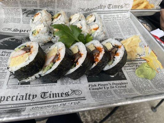 Futomaki and California lump crab