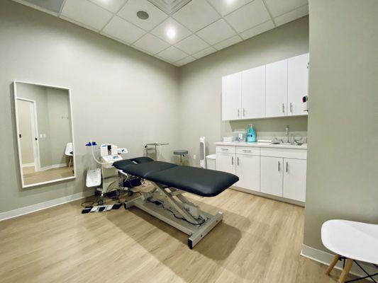 Pura Medical Studios in-office procedure room