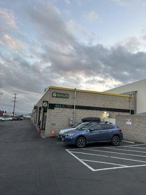 Exterior of Seiko's Auto Service