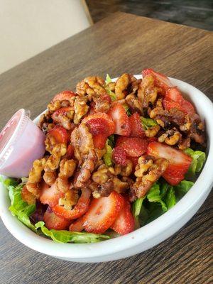 Strawberry Walnut Salad