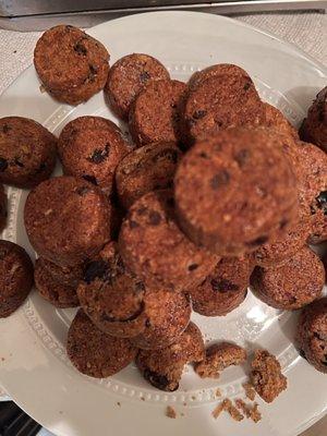 Earth Chips - Mini muffins are great for breackfast and snacks. Up to 5% of plant protein. It includes exotic nuts and Oat flour.