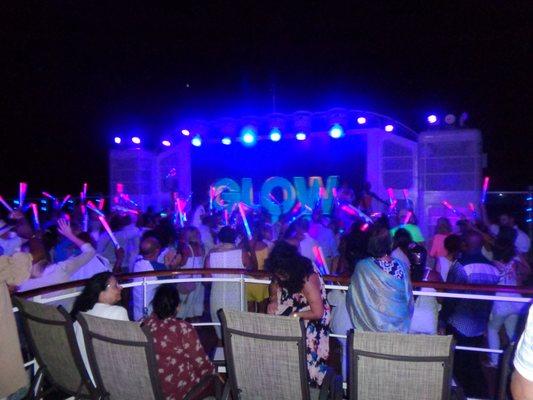 White Hot/Glow Party at Spice H2O Above Deck