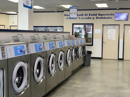 Wash and Fold, Fluff and Fold Pick Up and Drop Off available for same day or next day pick up at the 24 hour Coin Laundromat in Los Angeles