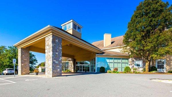 Best Western Plus Revere Inn & Suites