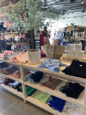 6/2023 love the store (so many trendy accessories,cozy loungewear,stylish dresses & sets