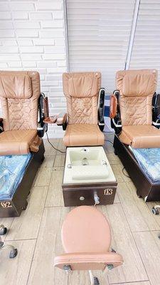 Pedicure seat waiting for you to fill it. Walk-ins for pedicures are always welcome!