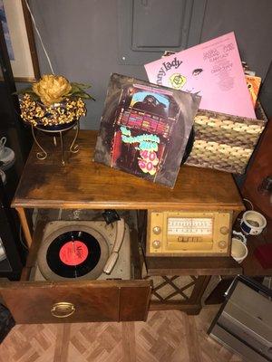 Vinyl record player& radio