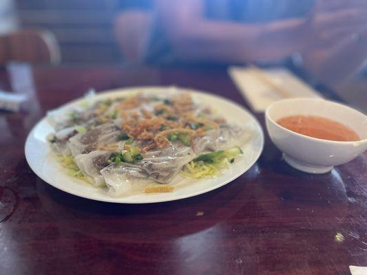 Rice paper rolled seared pork