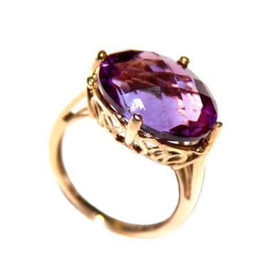 February Amethyst birthstone (7.12 ct. ring, checkerboard oval cut. 14ct. yellow gold setting.