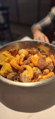 Shrimp/Clam Boil with Buttery Garlic Sauce