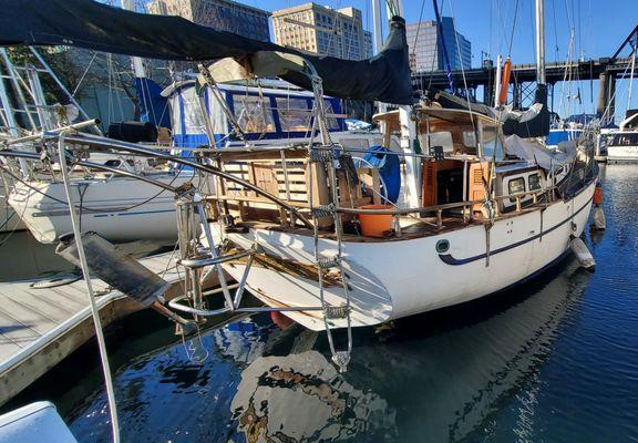 This Foss Harbor Marina, not Hylebos. This picture is to show the boat they would not haul out.