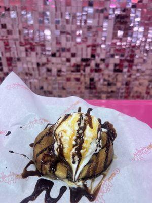 Build Your Own! Fresh & Hot Chocolate chip cookie, topped with butter pecan ice cream, caramel drizzle and chocolate drizzle.