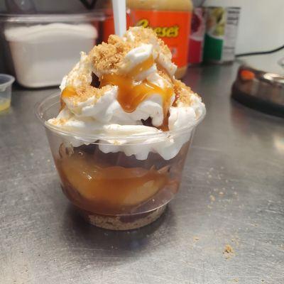 Apple sundae