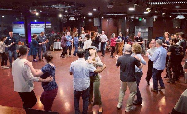 Class atmosphere at Swing It Seattle.  Fun and inviting, for sure!