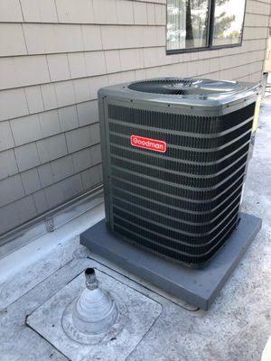 Rooftop Goodman heat pump, change out and air handler.