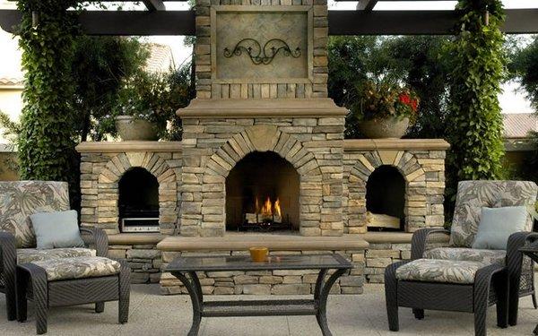 Outdoor fireplace with Portico