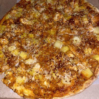 Cauliflower Manchurian Pizza with added pineapple