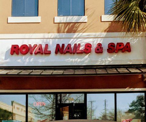 Royal Nails & Spa