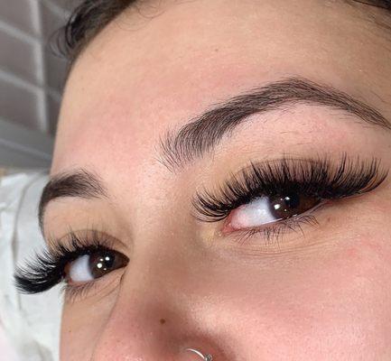 Our new eyelashes can give you a cleaner, more perfect shape, fuller and sexier look.