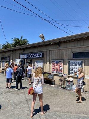 Records Store Day 2023. Lot's of RSD releases in stock and a pretty fairly executed process.