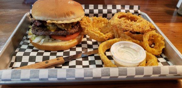 Jalapeno Sausage & Cheddar Burger w/Onion Rings