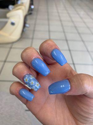 Blue nails with floral print