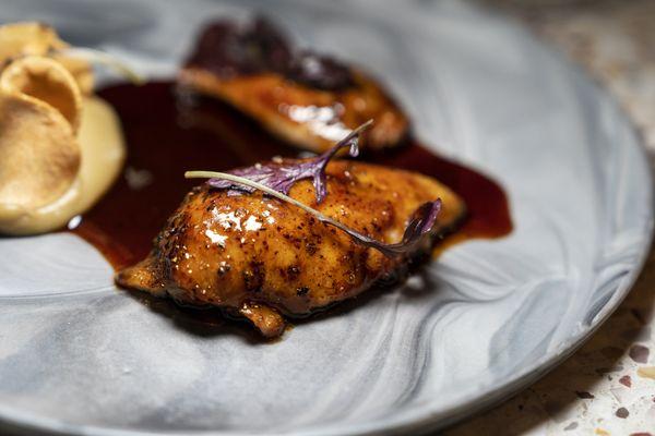 Wolfe Ranch Quail, fig, sunchoke, black truffle；