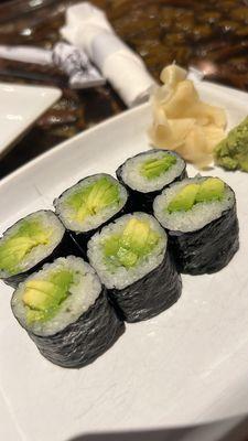 avocado roll - vegan woo