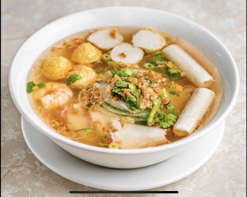 M - Egg Noodle seafood soup