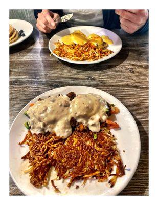 Pretty Good *Southwest Benedict w/Crispy Hash Browns  and *Classic Benedict @ EGGSPERIENCE Chicago, IL Breakfast Brunch Lunch. Cool!