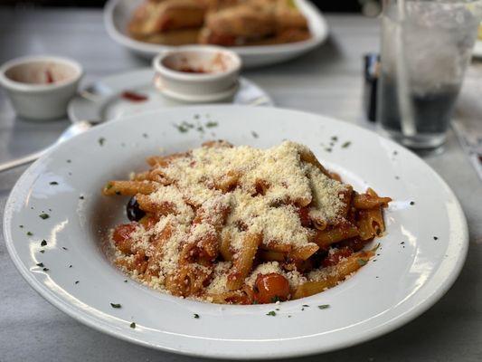 Penne Puttanesca Lunch