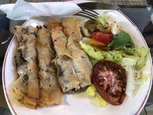 meat pie and chip'sand salad