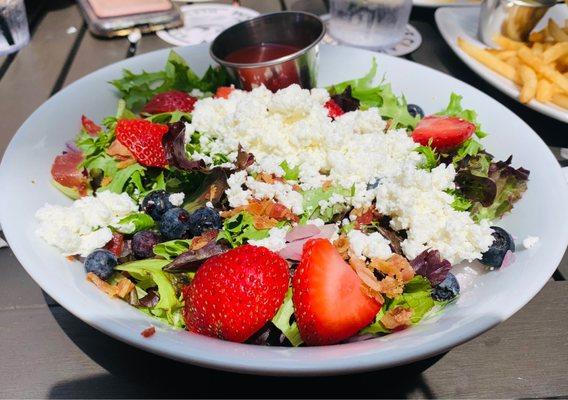 Greens & Berries Salad