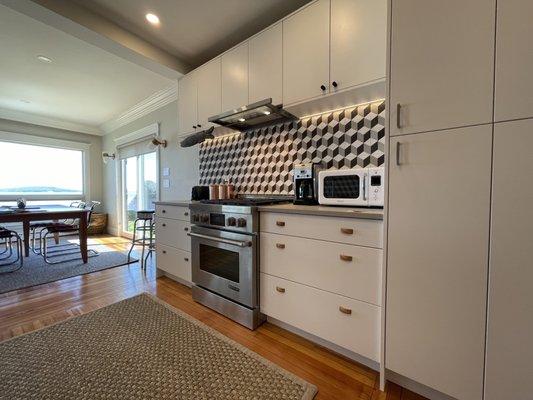 Shorefront remodel: all new kitchen