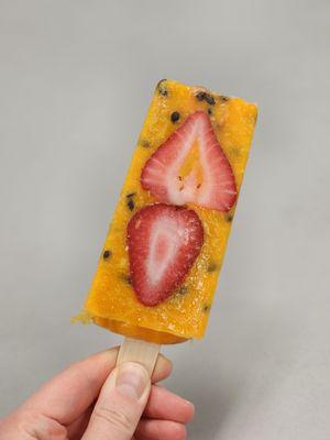 Passion fruit with strawberries popsicle, I like the ice cream better!