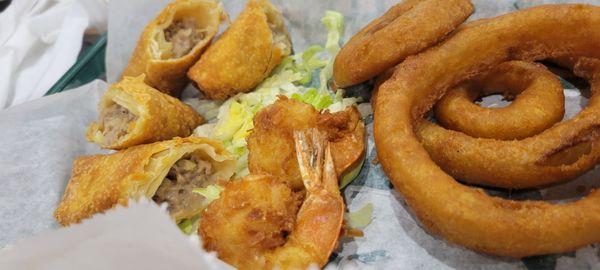 Shrimp with onion rings