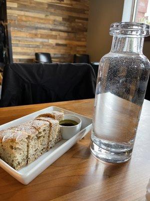 Bread with oil and vinegar