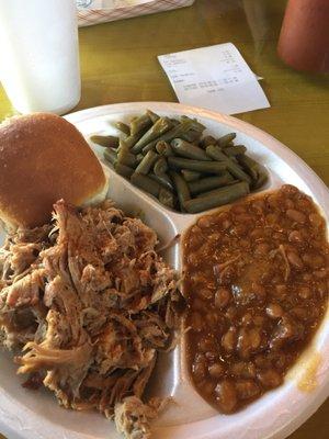 Pulled pork, bbq beans & green beans