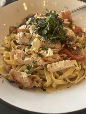 Grilled Chicken & Prosciutto Fettuccine:
Oven-roasted tomatoes, feta, basil, roasted red peppers, garlic butter sauce