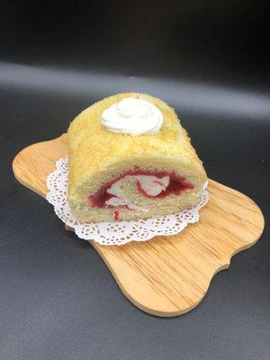 Brazo Gitano with strawberry & cream