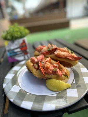 Two lobster rolls Connecticut style