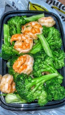 Steamed Shrimp with Broccoli 4/10 comes with rice and a side of brown sauce. healthy was not boring