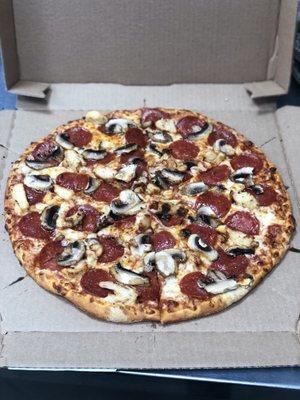 14" Brooklyn style pepperoni and mushroom