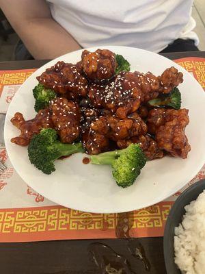 Sesame chicken with broccoli