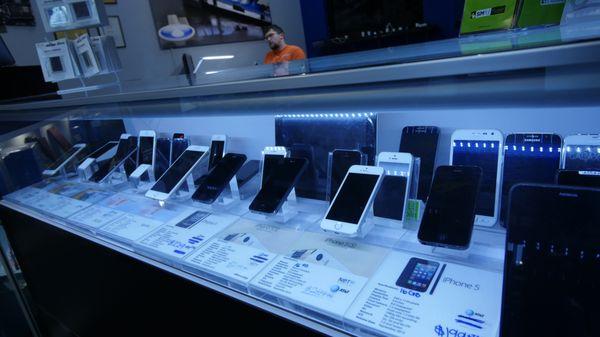 From iPhones to androids we buy and sell em all!